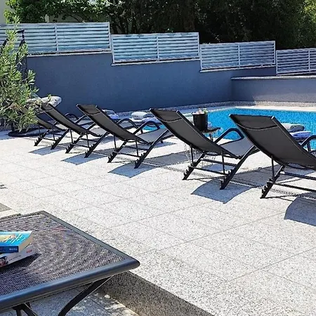 Gemuetliche In Mit Schoener Terrasse Apartman Crikvenica